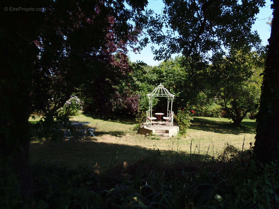 Maison à SAINT-THOMAS-DE-CONAC