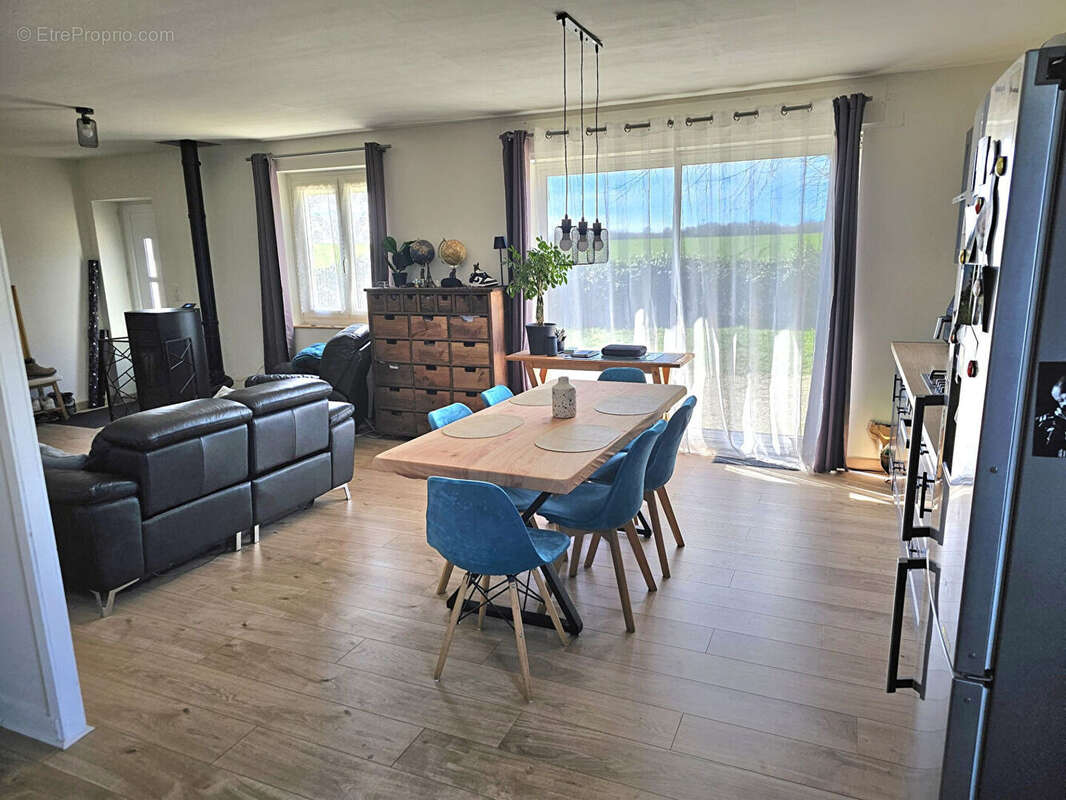 Maison à SAINT-PIERRE-D'EXIDEUIL