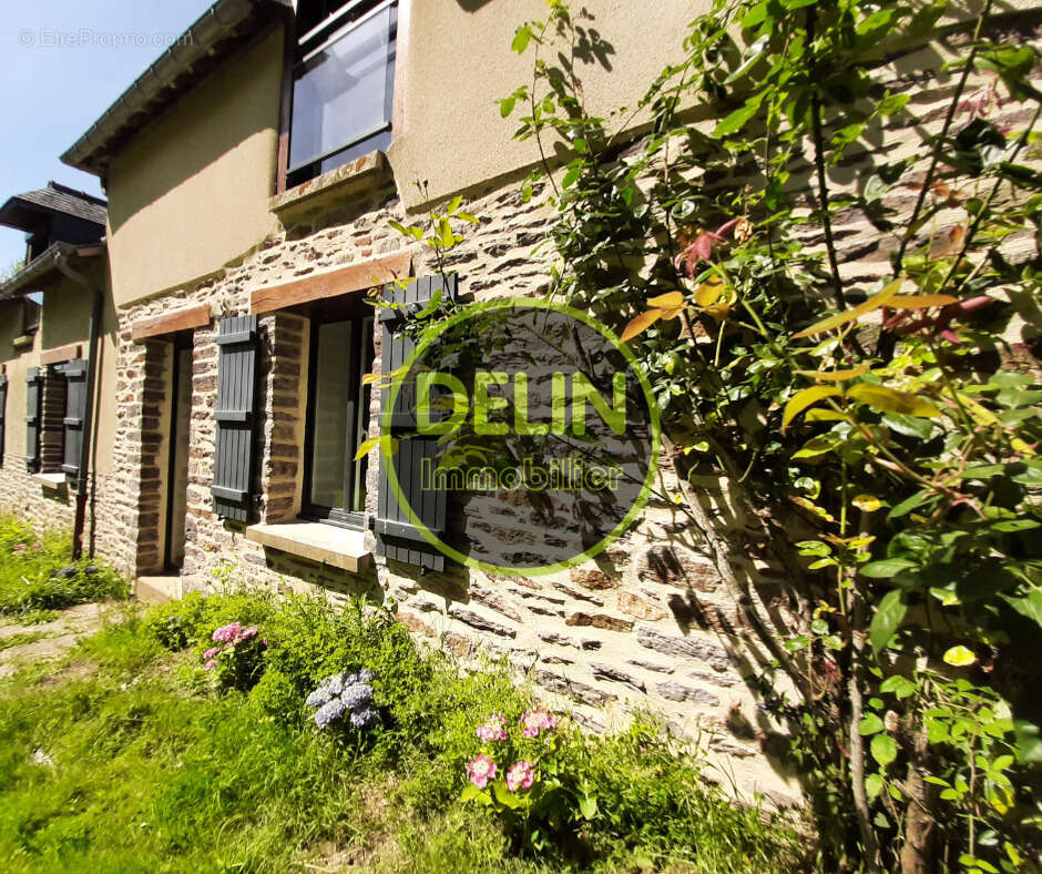 Maison à SAINT-ERBLON