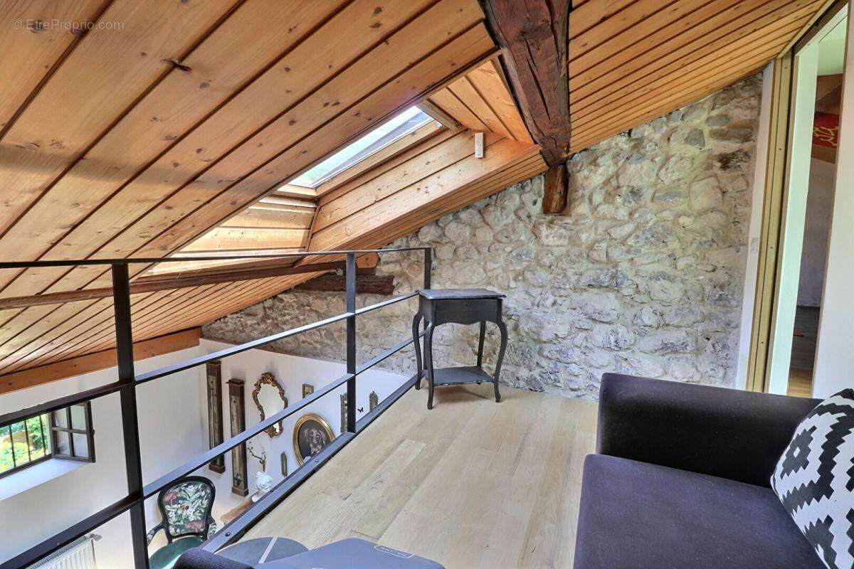 Maison de Ville 7P 210 m² avec jardinet + garage à CROLLES (38920) - photo 16