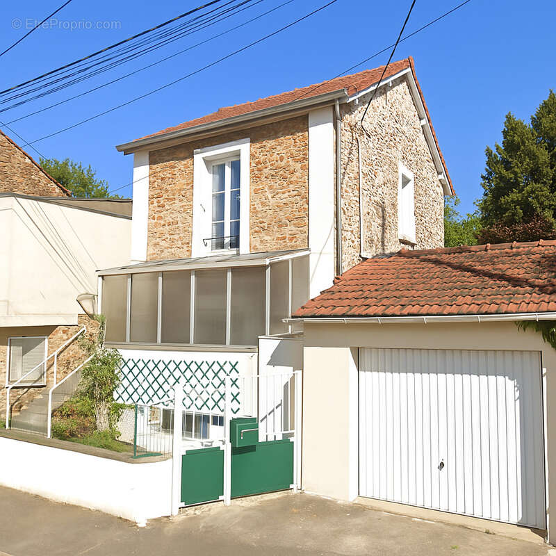 Appartement à CORBEIL-ESSONNES