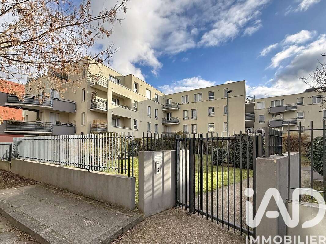 Photo 8 - Appartement à LE BLANC-MESNIL