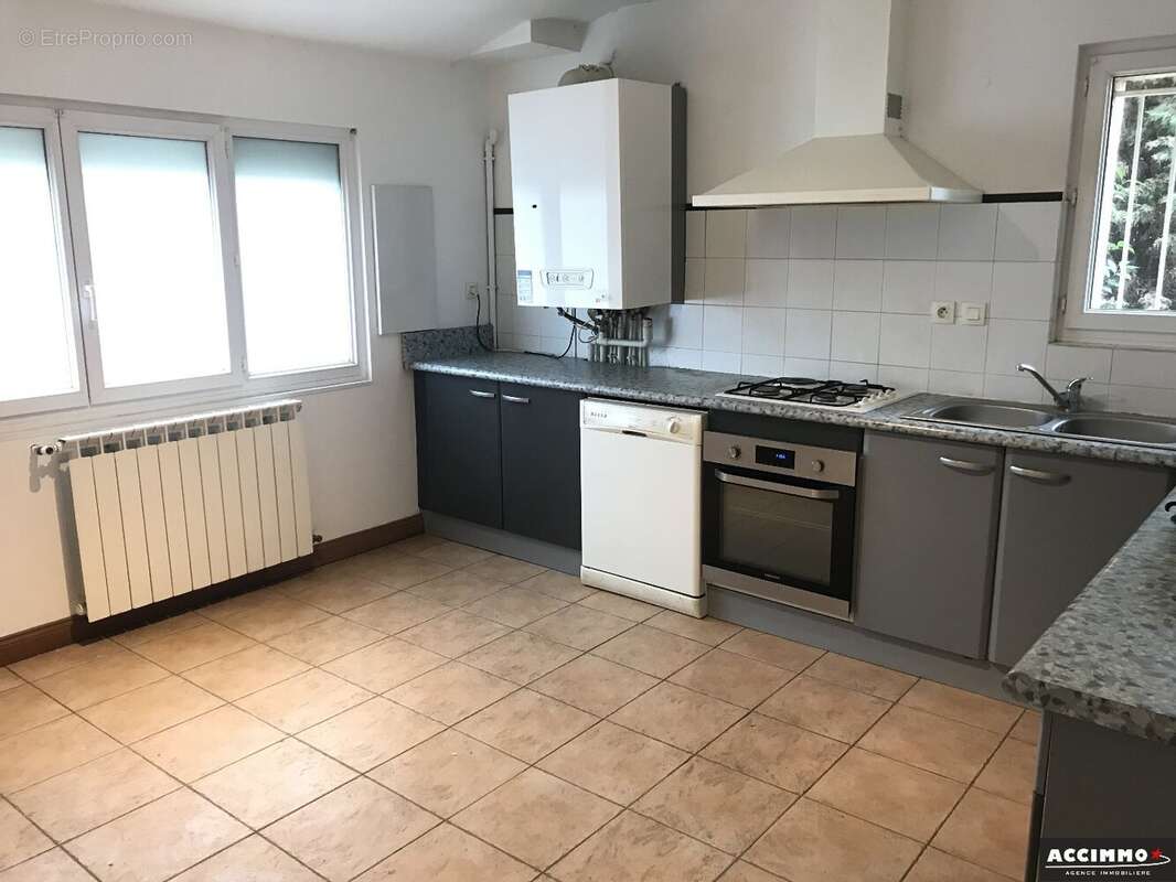 Maison à LAUZERVILLE