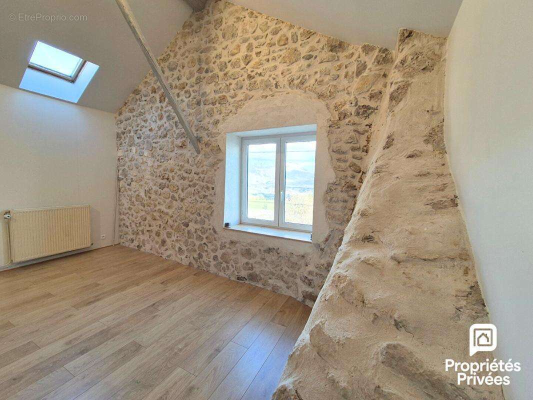 Maison à BELLEGARDE-SUR-VALSERINE