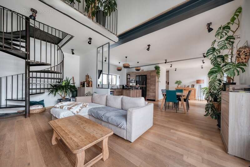 Maison à THOIRY