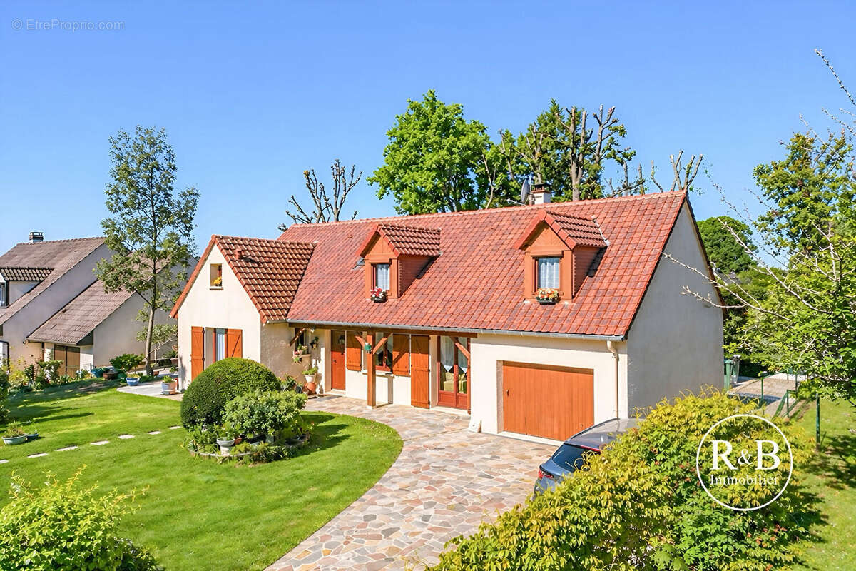 Maison à VILLIERS-SAINT-FREDERIC