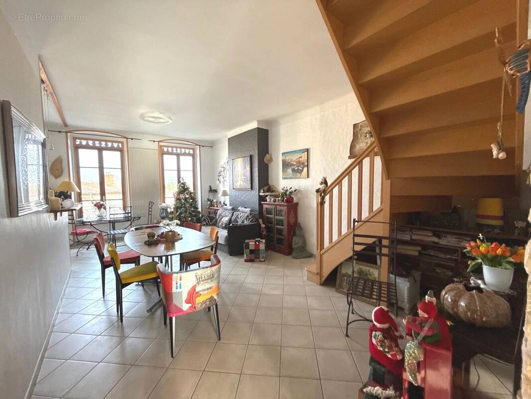 Appartement à ANSE