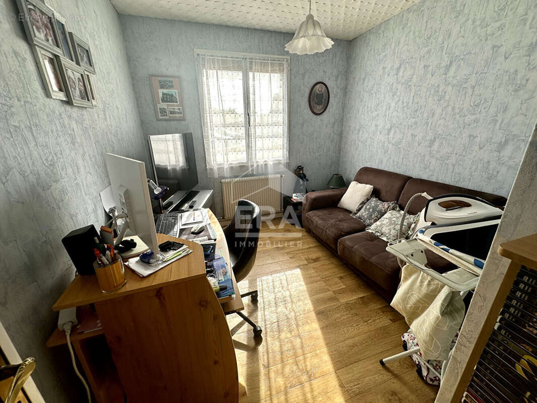 Maison à VILLENEUVE-LA-GUYARD