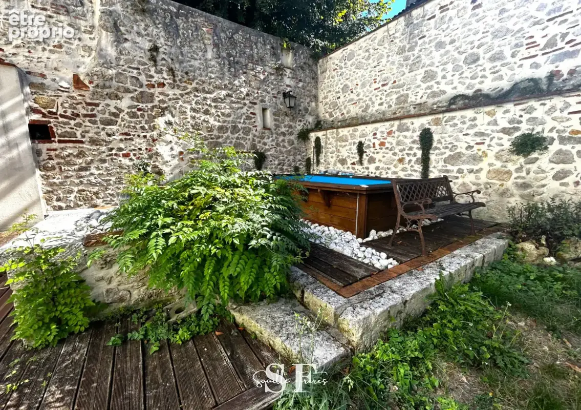 Maison à LAYRAC