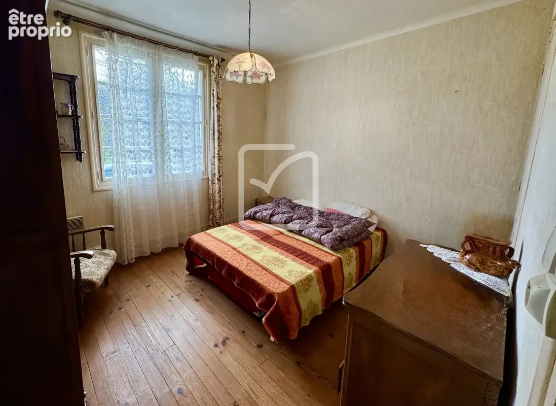 SOUS COMPROMIS _ Vaste Maison de campagne avec dépendances et grand terrain arboré de 3282 m2 - photo 8