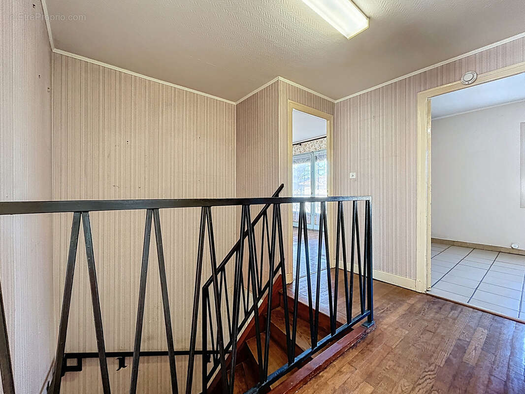 Maison à SAINT-PANTALEON-DE-LARCHE