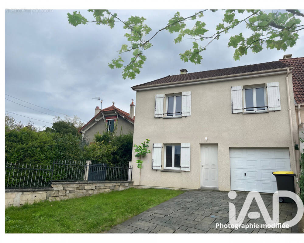 Photo 1 - Maison à SAINTE-GENEVIEVE-DES-BOIS