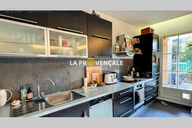 Appartement à CHATEAUNEUF-LE-ROUGE