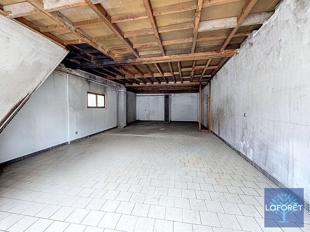 Magnifique maison avec stationnements et dépendances à Haspres - photo 14