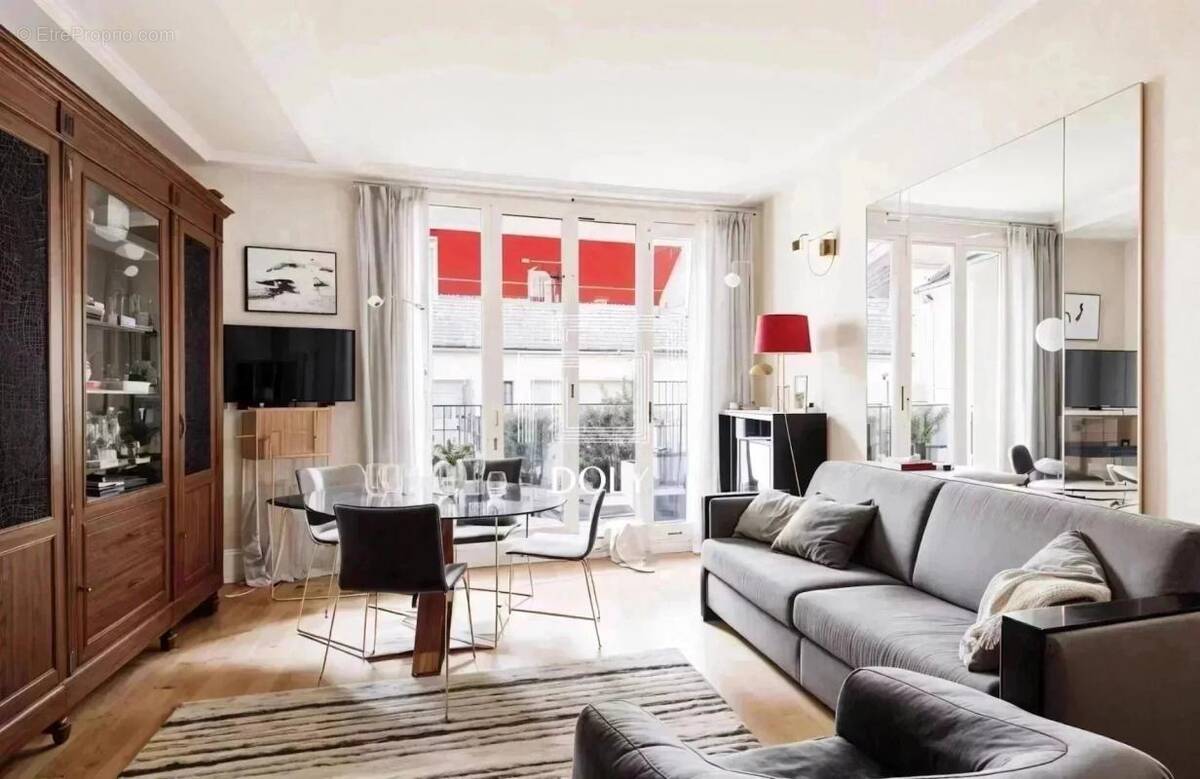 Appartement à PARIS-17E