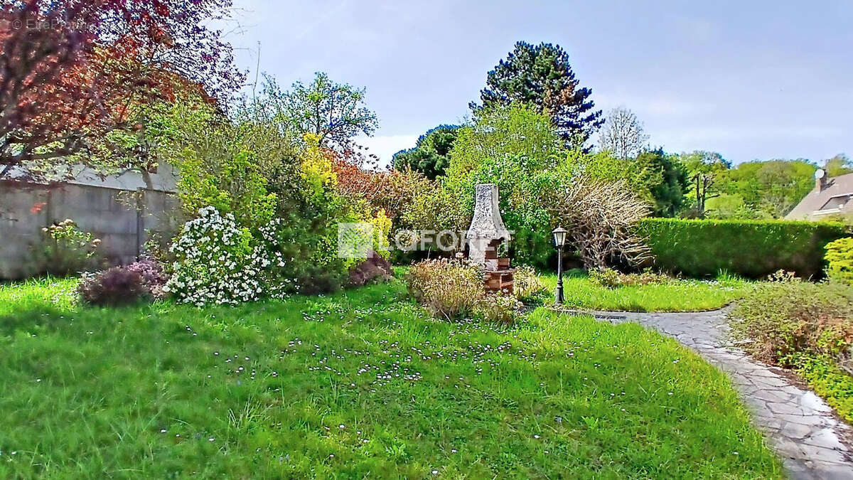 Maison à LA VILLE-DU-BOIS