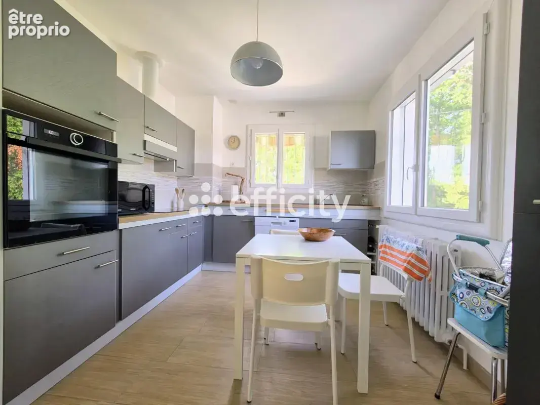 Maison 6 pièces 140 m² à vendre à Saint-Astier (24110) - photo 5
