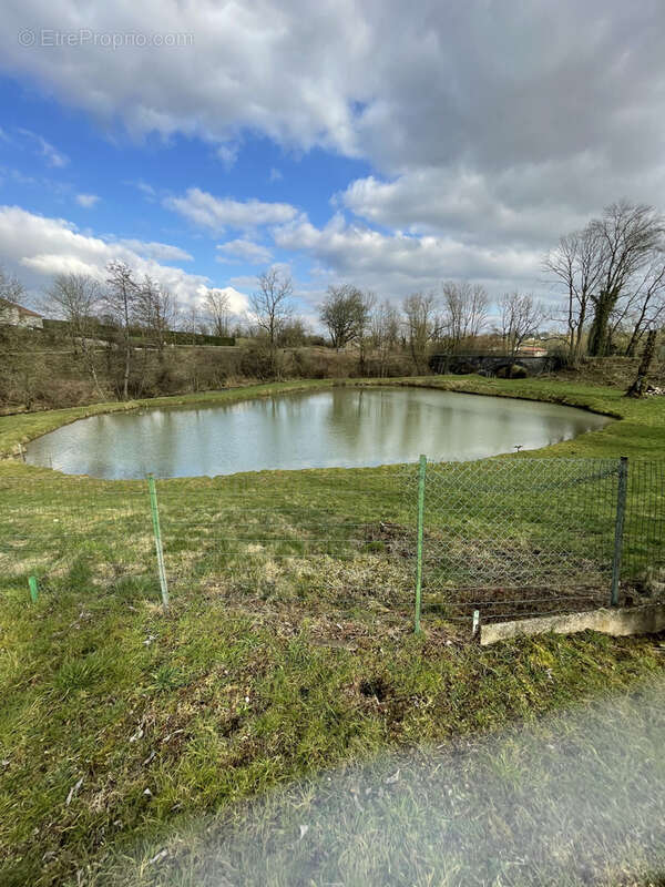 Maison à LES HAUTS-DE-CHEE