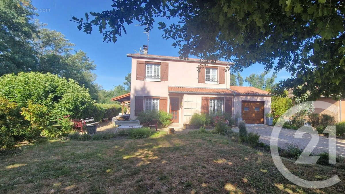 Maison 107 m² à Jassans-Riottier  - photo 6