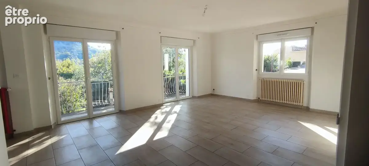 ESPALION, maison de type 6 exposée Sud sur une parcelle de 660 m² - photo 6