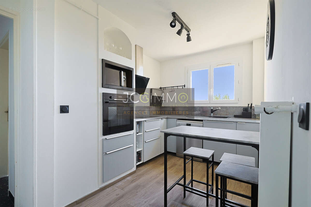Appartement T4 vue Mer + 2 Balcons + Garage + Cave - photo 7
