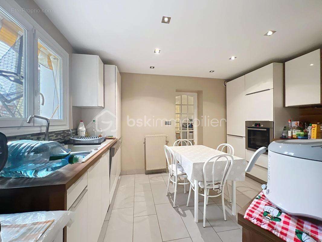 Maison à COMBS-LA-VILLE