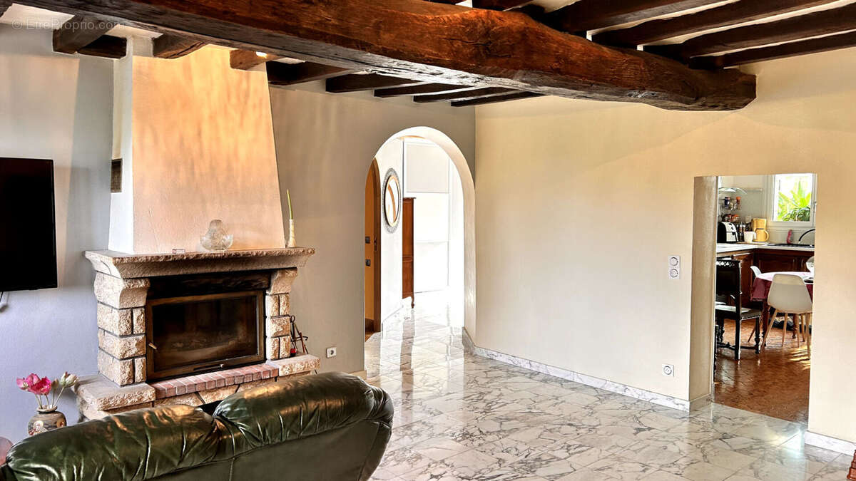 Maison à LE LOUROUX-BECONNAIS