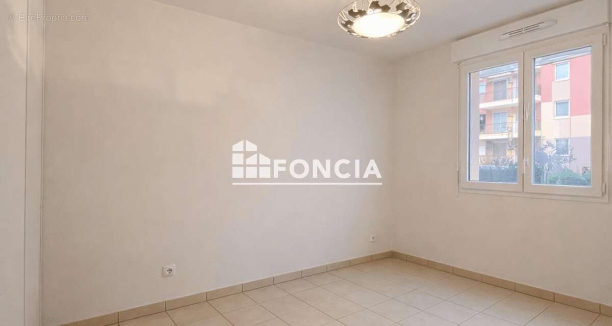 Appartement à LA RIVIERE-SAINT-SAUVEUR