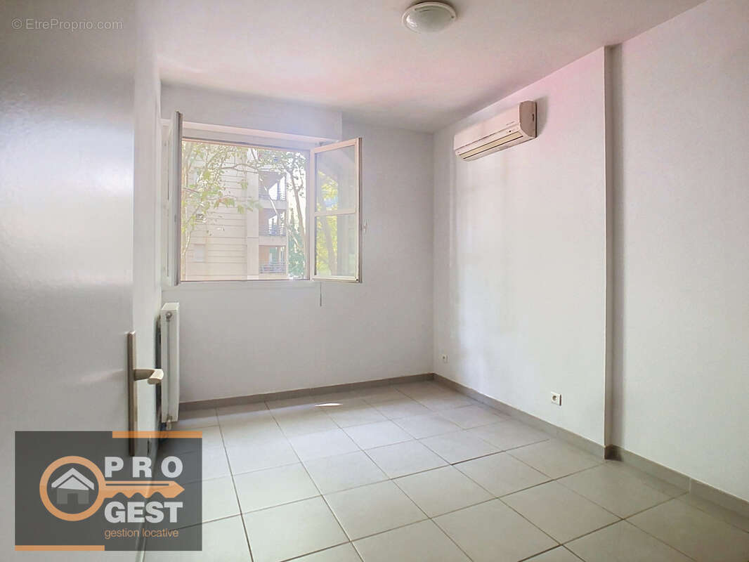 ANTIGONE Grand T3 avec terrasse et garage - photo 6