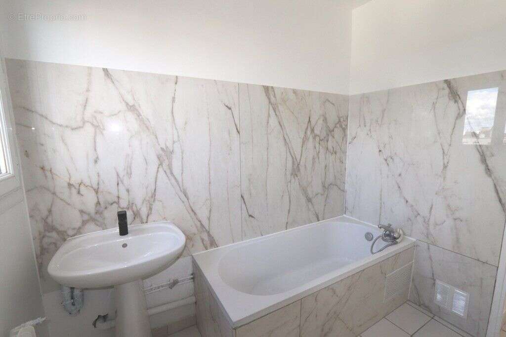 Appartement à CLICHY-SOUS-BOIS