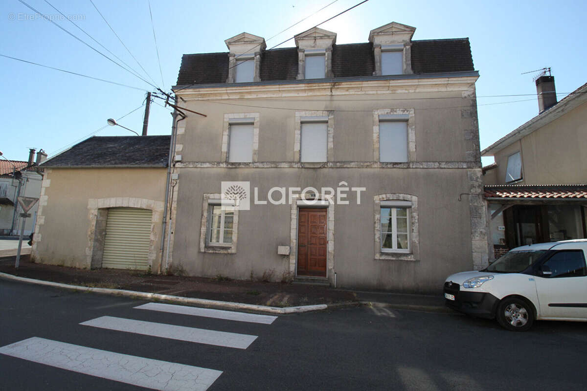 Maison de ville Thiviers 6 pièces 143 m2 avec garage - photo 17