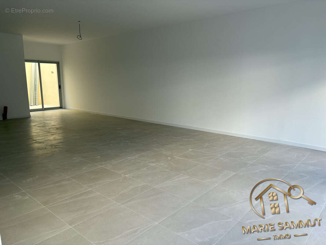Commerce 73 m² à Le Grau-Du-Roi  - photo 5