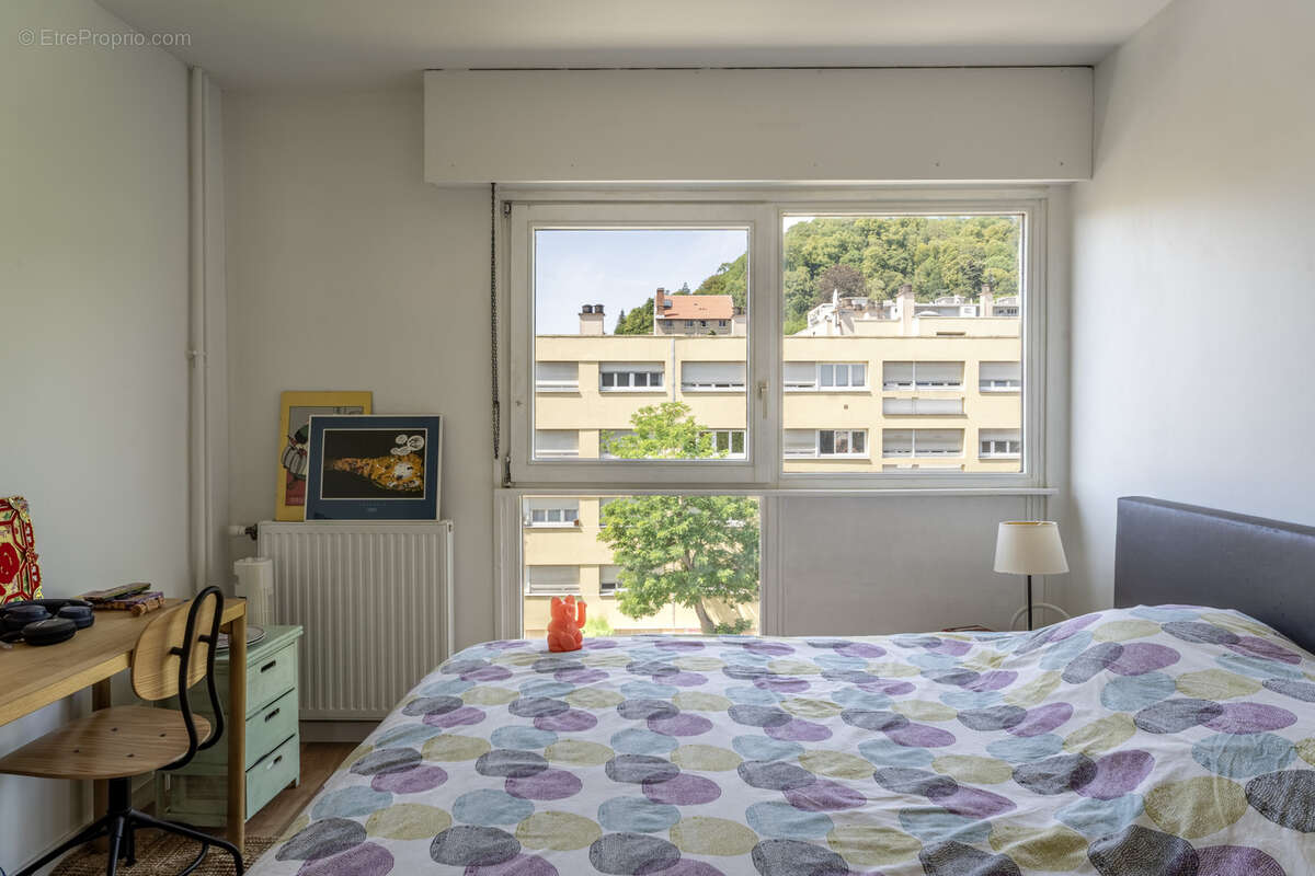 // apparetement miralles // - photo 4
