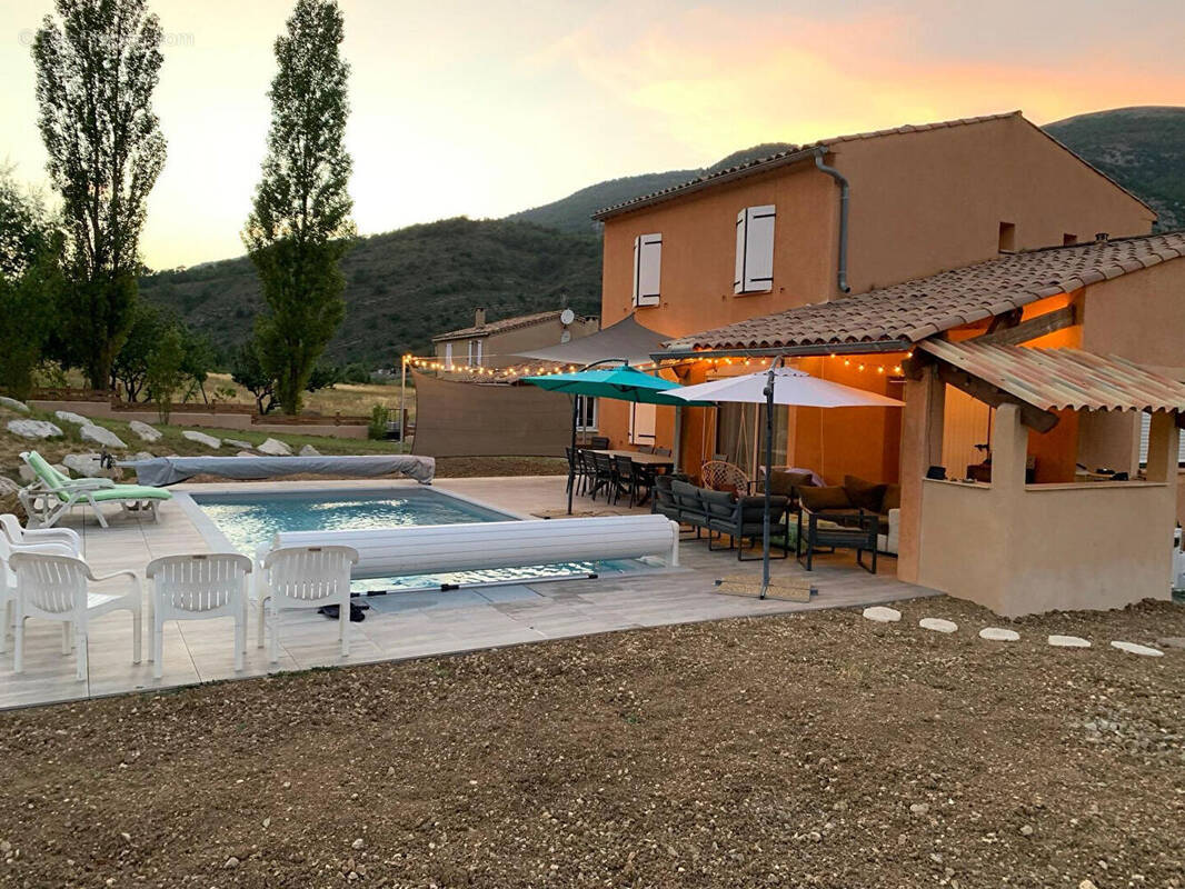 Maison à LES OMERGUES