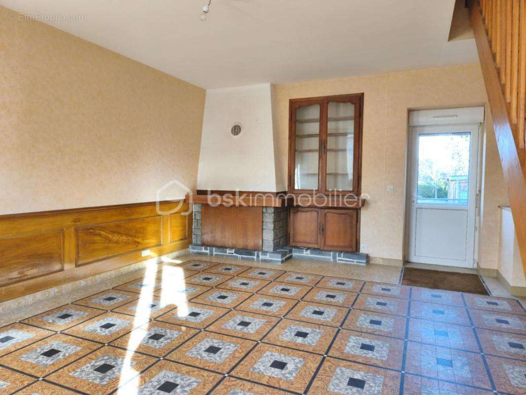 Immeuble de 228 m2 à vendre - Couptrain - photo 5