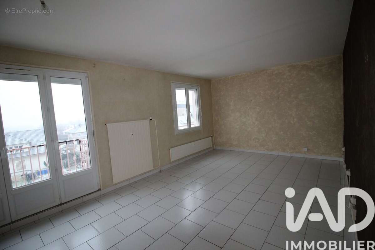Photo 5 - Appartement à VARENNES-VAUZELLES