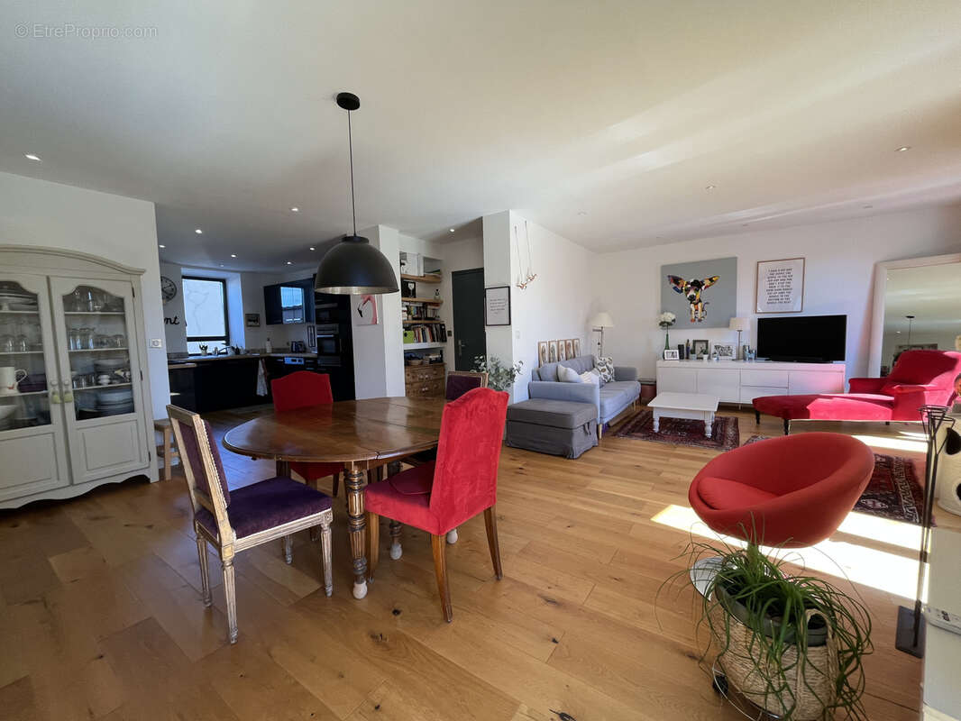 Appartement T3 - 86m2 - Immeuble Haussmannien - photo 4