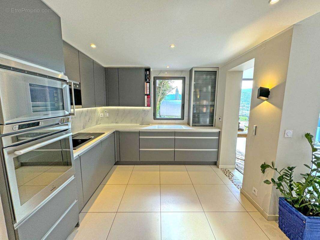 Propriété de Prestige à Vendre à Nice sur la Colline de Crémat - photo 7