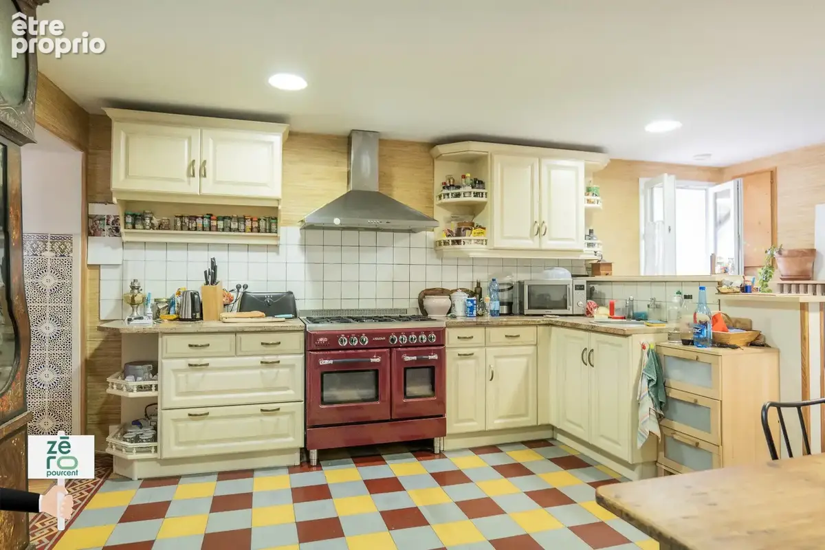 Maison familiale en pierre avec 4 chambres, bureau, garage et potentiel locatif à La Chaize-le-Vicomte - photo 8