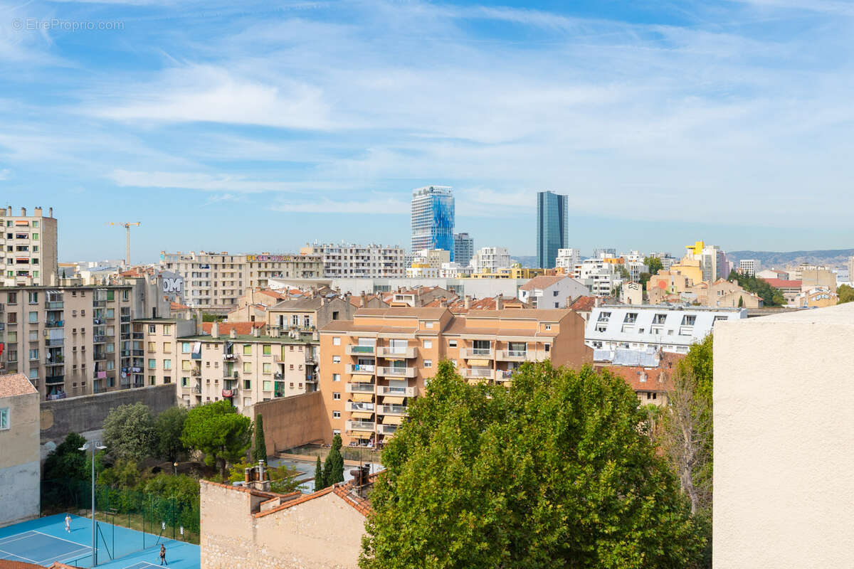 Appartement à MARSEILLE-3E