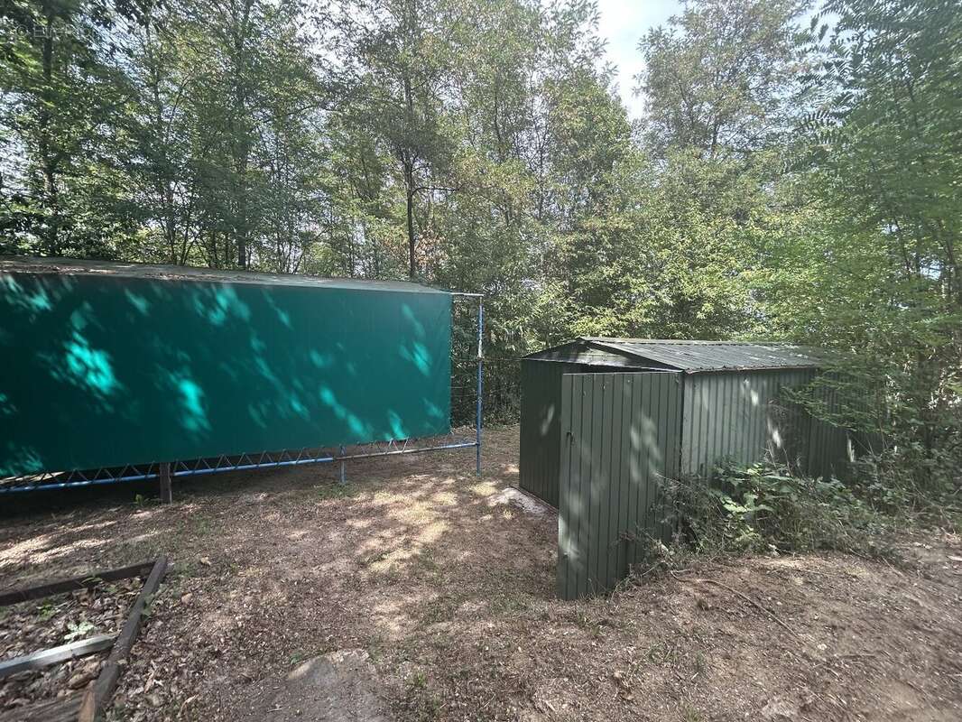 Maison de plain-pied avec dépendances et 1,5ha de terrain - photo 8