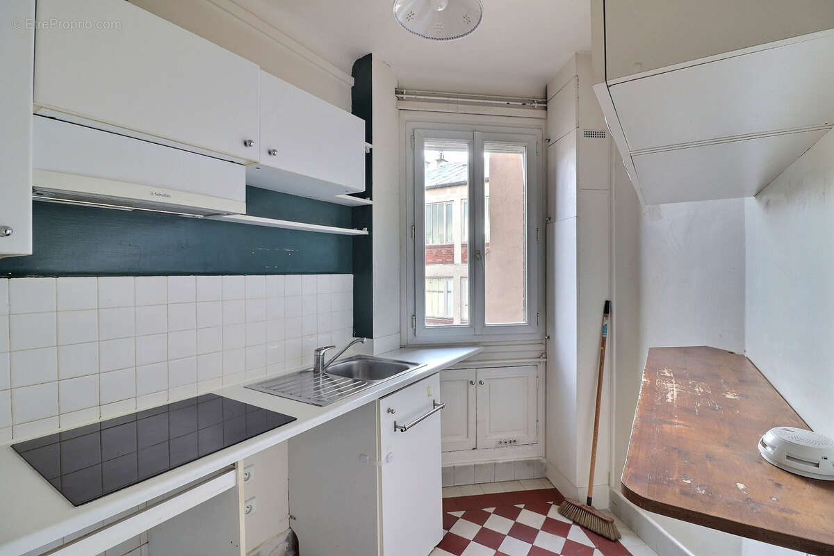 Appartement à PARIS-14E