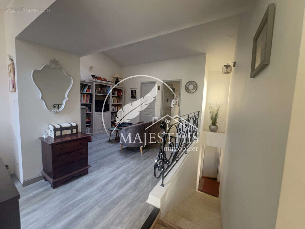 Maison de ville-coup de coeur- hyeres centre - photo 3