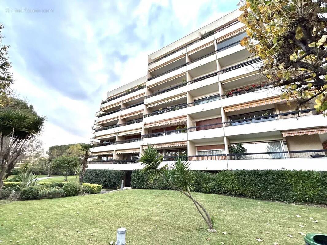 Appartement à VILLENEUVE-LOUBET