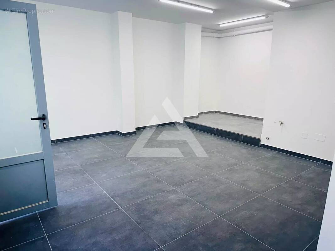 Commerce à BEAUSOLEIL