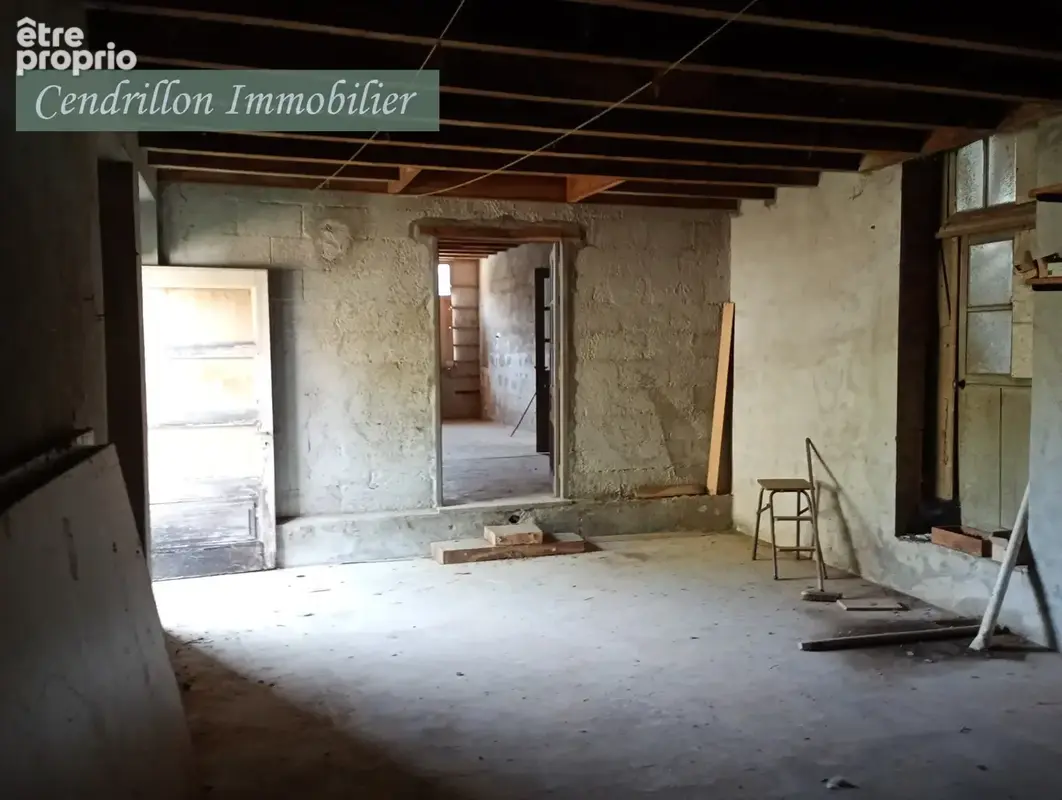 Ancien atelier de charron forgeron de 116 m2 avec sa boutique quincaillerie attenante de 56 m2 sur un terrain - photo 3