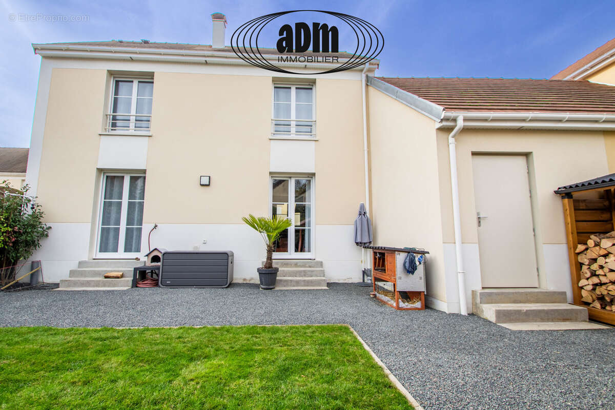 Maison à BAILLY-ROMAINVILLIERS