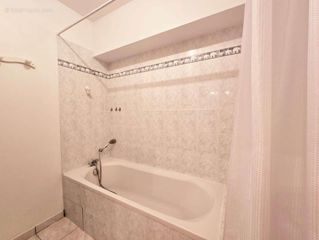 Appartement à ANSE