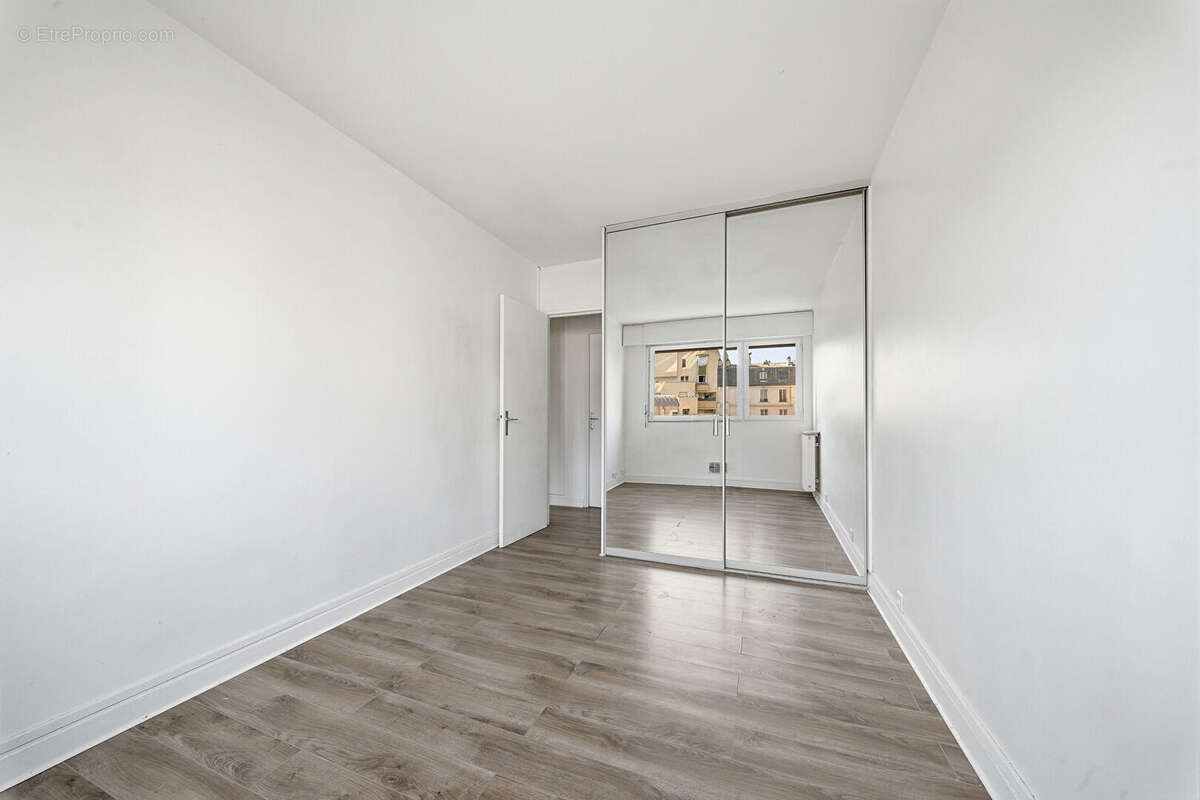 Appartement à PARIS-14E