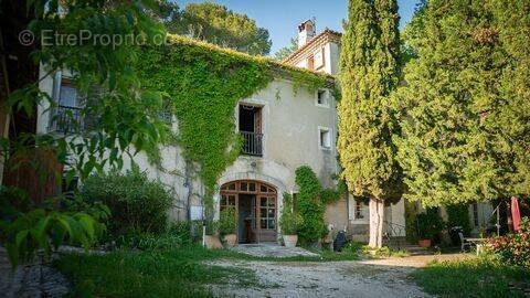 Maison à L'ISLE-SUR-LA-SORGUE